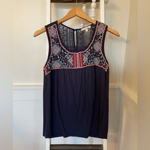 Skies are blue size S tank with crochet style detail